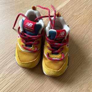 New Balance Toddler Size 5 Sneakers 997h